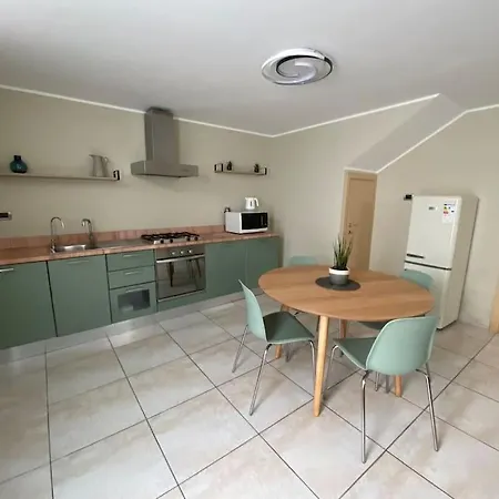 Affittasi Bilocale Bry Apartamento *